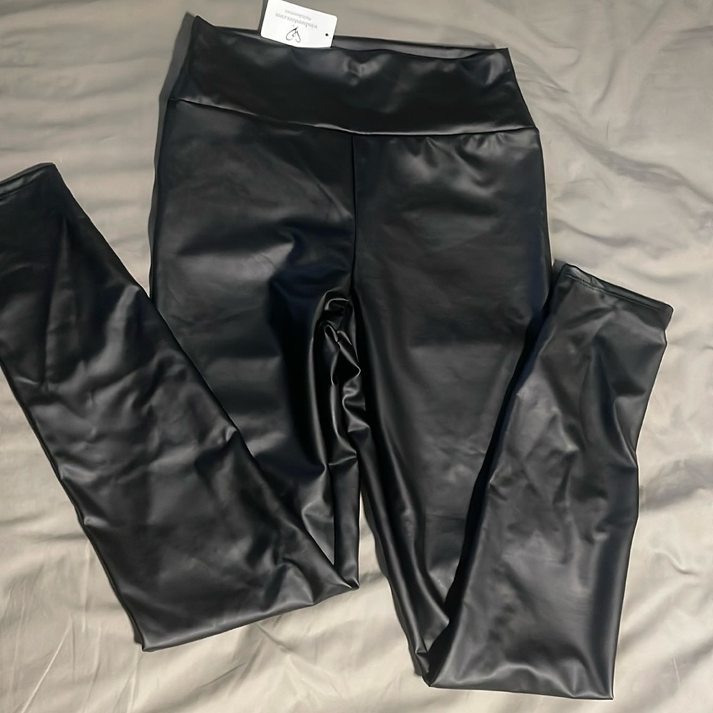 Leather leggings
